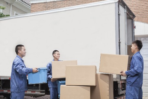 Local removals van service for flat and house moves in Richmond