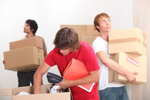 Preparation and packing for a removal van booking in Richmond upon Thames